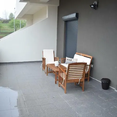 Studio 3 *